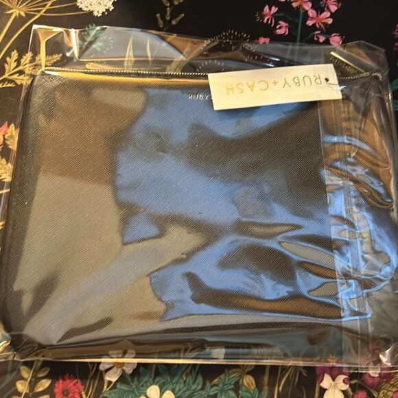 Ruby + Cash - makeup pouch - Black w/Dream wording - Item#RC-1536 New/w tag - Picture 2 of 6